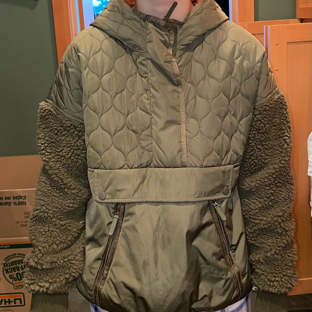 ZARA Size S Pull over jacket with sherpa sleeves